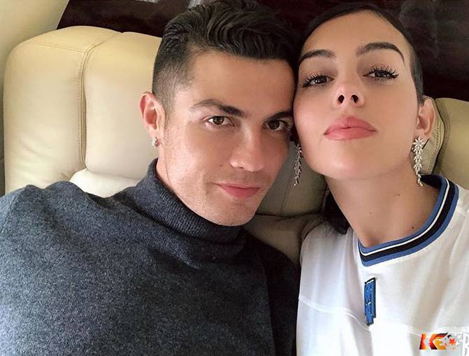 Ronaldo và Georgina đã đồng hành trong một khoảng thời gian dài. | Keolive