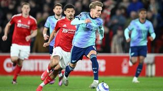 Nottingham Forrest 0-0 Arsenal: Hòa nhạt nhòa, Pháo thủ buông súng