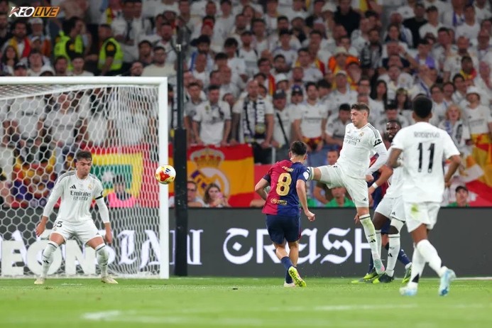 Pedri mở đầu cho bữa tiệc bàn thắng của trận El Clasico | Keolive