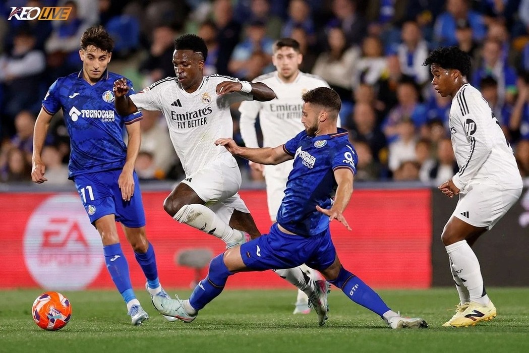 Vinicius tỏ ra khá vô duyên trong trận đấu này | Keolive