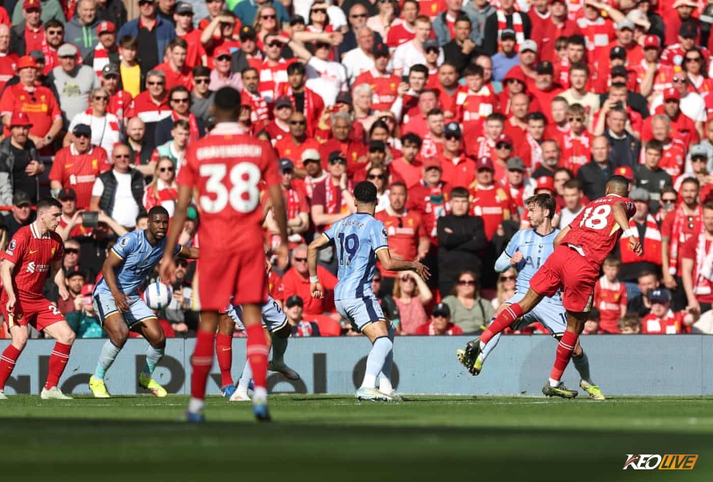 Gakpo ghi bàn nâng tỉ số lên 3-1, giúp Liverpool mở ra thế trận dễ dàng | Keolive