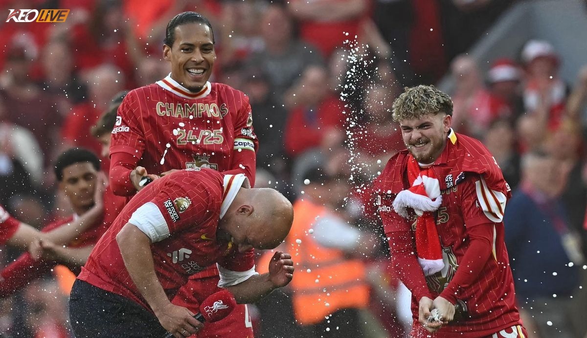 Liverpool mở champagne ăn mừng chức vô địch sớm 4 vòng đấu ngay tại sân nhà Anfield của họ | Keolive