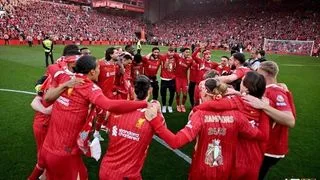 Hình ảnh cho bài Đêm Anfield rực sáng, ngai vàng Premier League xướng tên The Reds