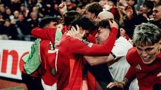 Hình ảnh cho bài 120 phút điên rồ tại Old Trafford, Fergie Time tái hiện đầy cảm xúc!