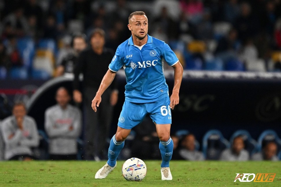 Napoli gặp khó trong việc giữ chân Lobotka | Keolive