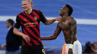 Vinicius đá dở vẫn đòi lương cao nhất, Real Madrid dọa mua Haaland thay thế