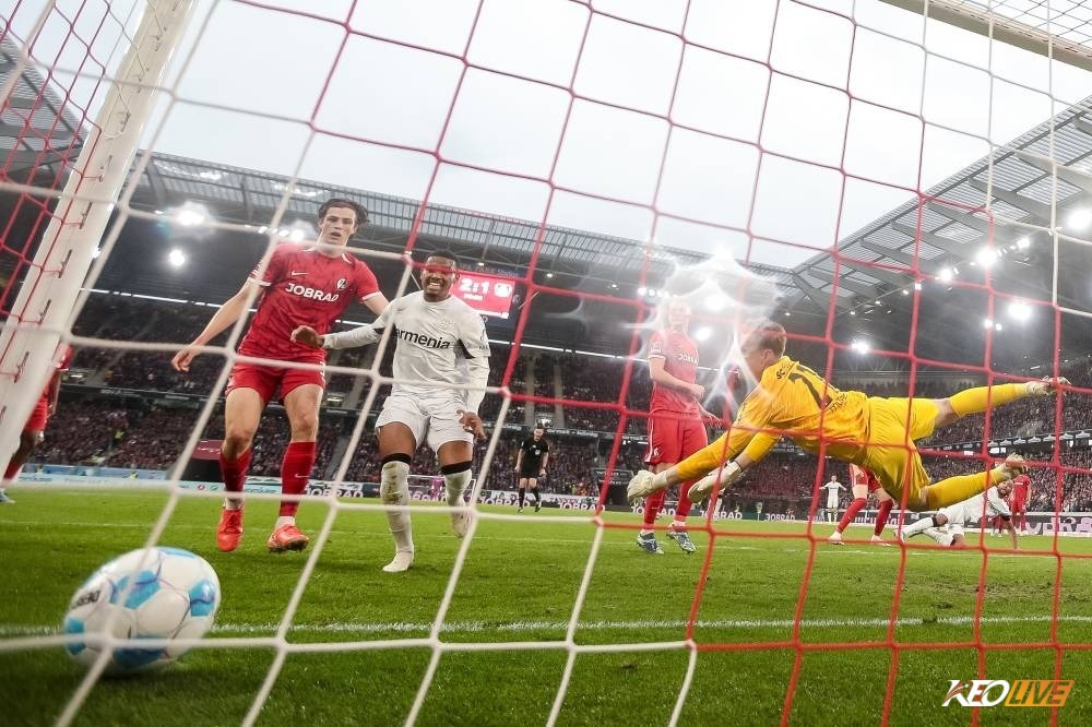 Leverkusen nỗ lực hết mình tìm kiếm chiến thắng hòng kéo dài thêm cuộc đua vô địch nhưng không thành công | Keolive