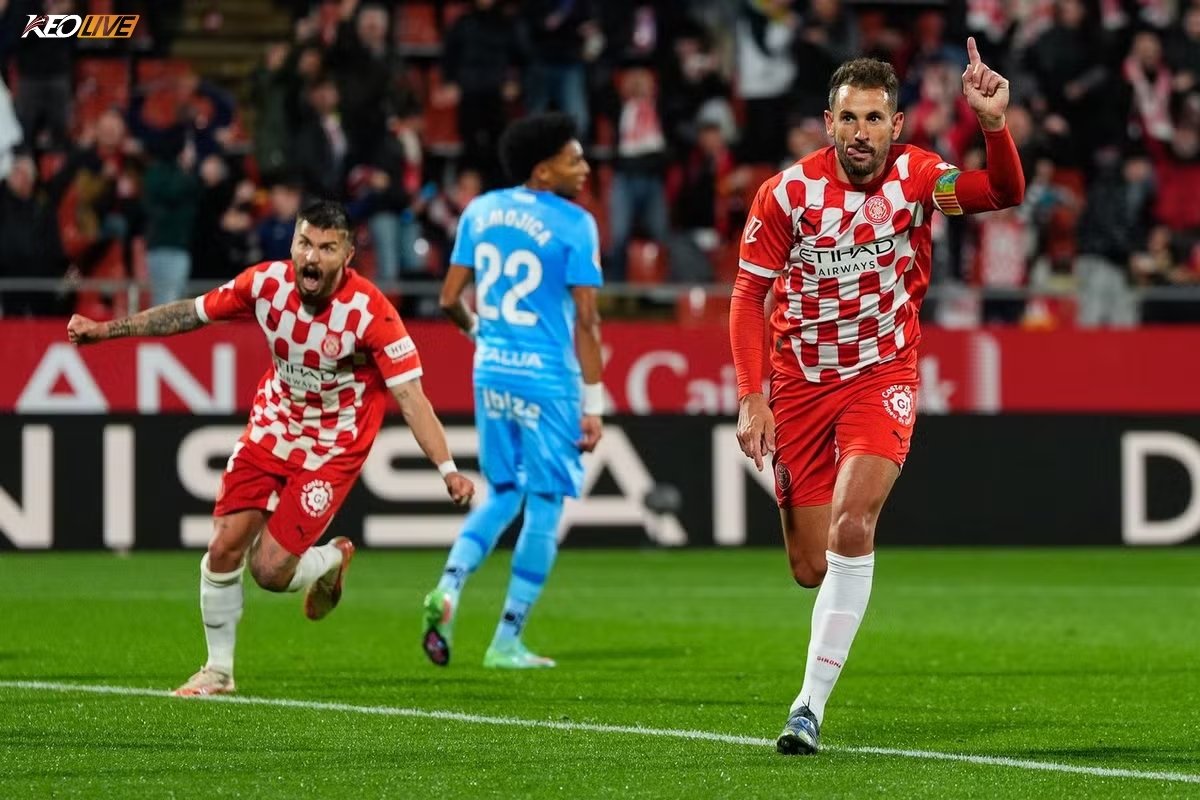 Cristhian Stuani tận dụng tốt cơ hội mở tỉ số trận đấu | Keolive