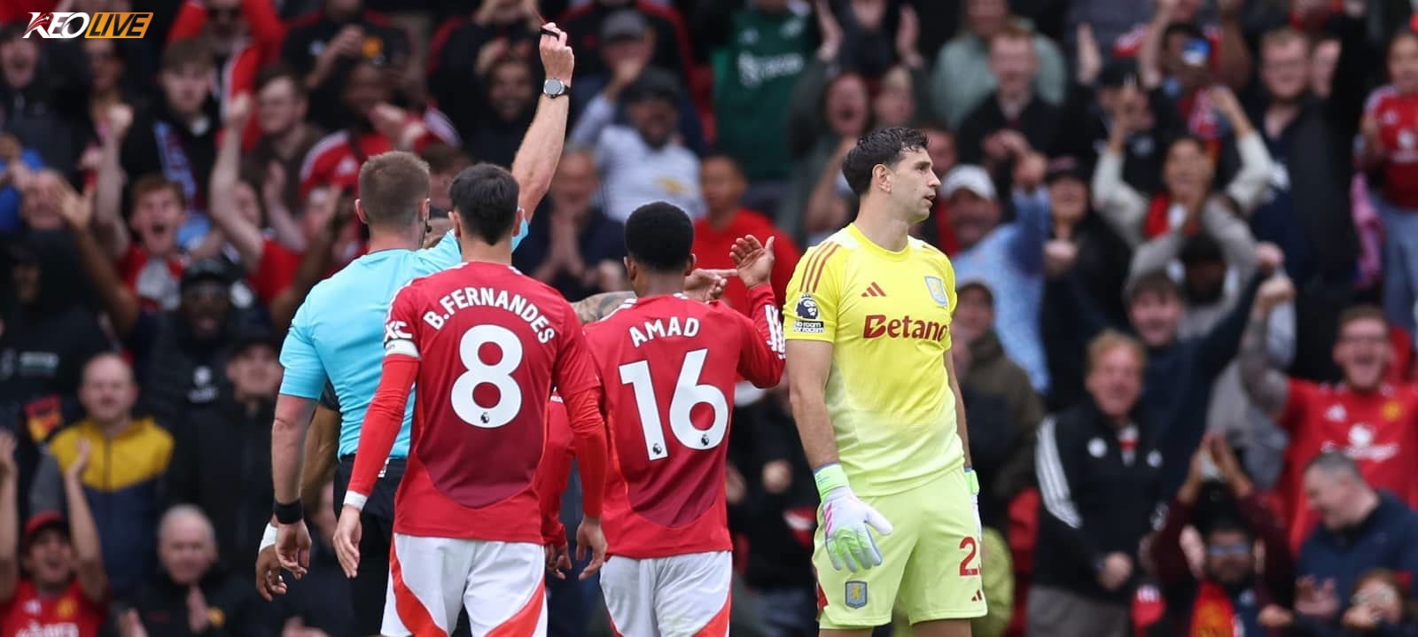 Aston Villa phải chơi với 10 người ngày từ hiệp 1 | Keolive