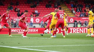 Atalanta thắng đậm Monza 4-0, tiễn đối thủ xuống Serie B