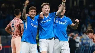 Hình ảnh cho bài Thắng tối thiểu Lecce, Napoli tiến gần chức vô địch Scudetto