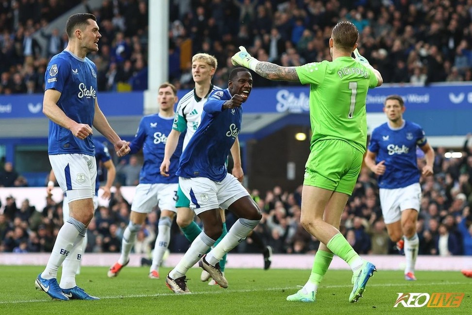 Newcastle vs Everton | Keolive