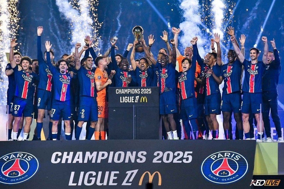 Lần thứ 13 vô địch và là lần thứ 3 liên tiếp Ligue 1 | Keolive