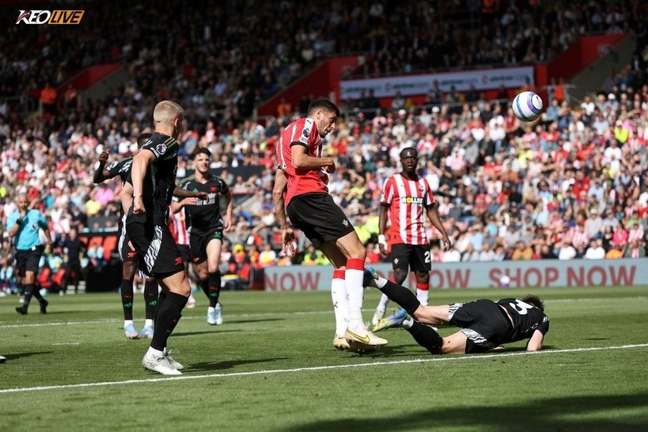 Southampton vùng lên mạnh mẽ trong hiệp 2 và có bàn gỡ hòa | Keolive