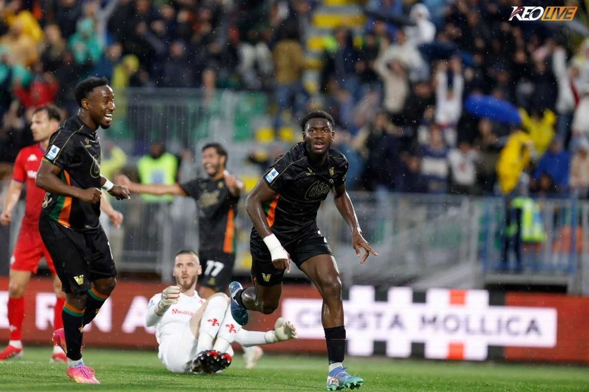 Hàng thủ lỏng lẻo của Fiorentina khiến họ phải trả giá với 2 bàn thua chỉ trong 10 phút | Keolive