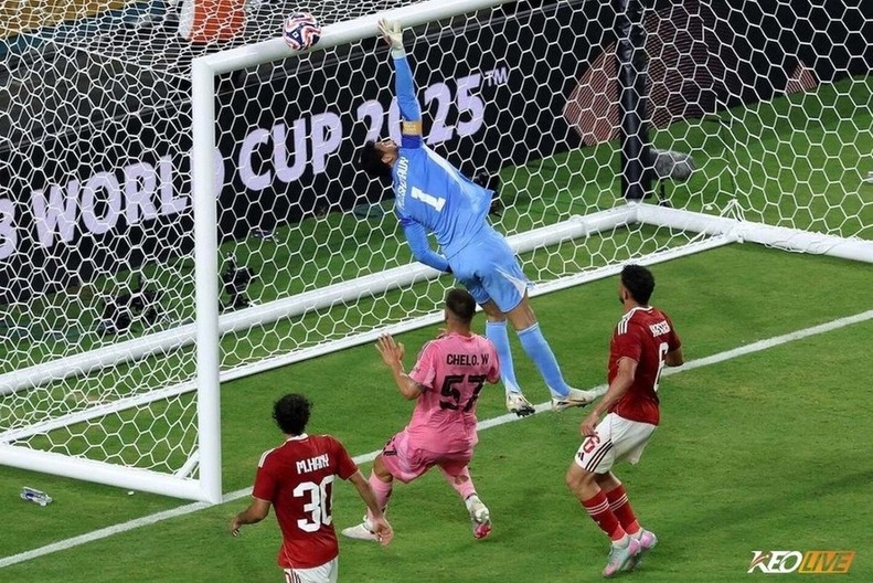 El Shenawi từ chối siêu phẩm của Messi | Keolive
