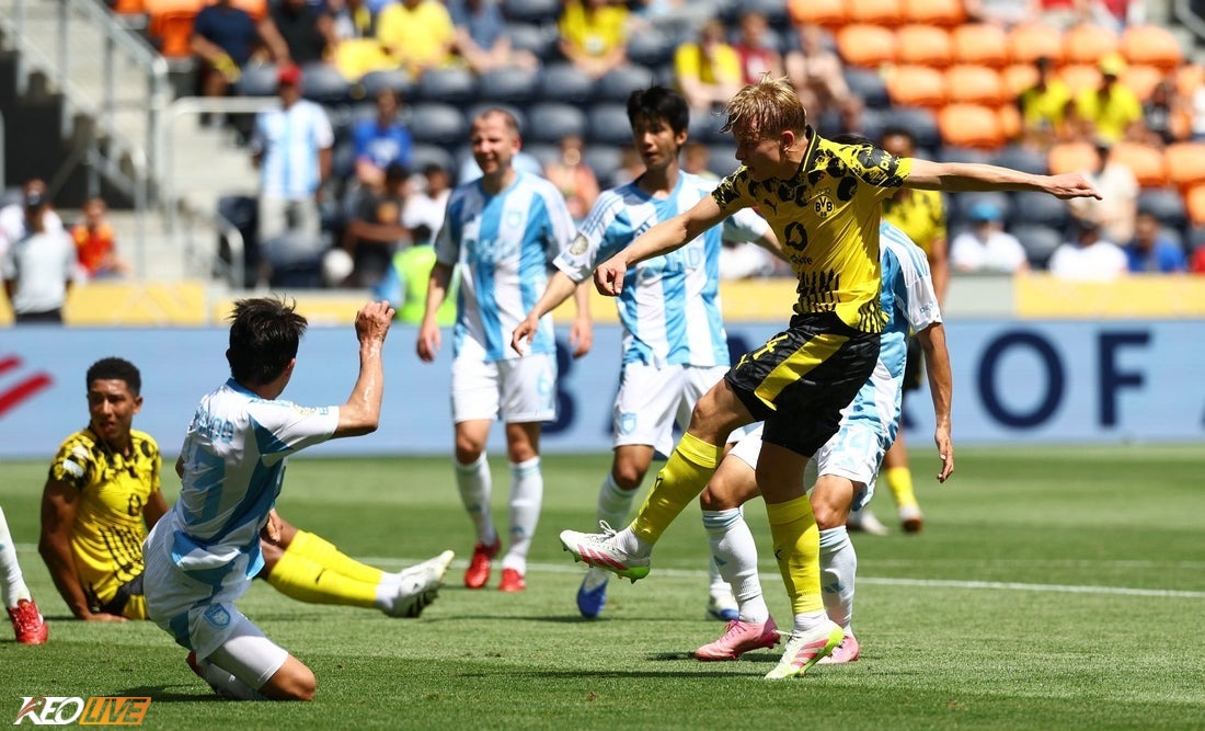 Svensson mở tỉ số cho Dortmund ở phút 36 | Keolive