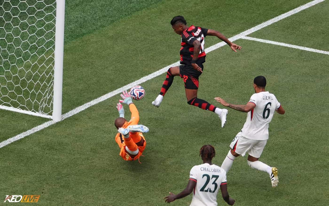 Henrique gỡ hòa cho Flamengo | Keolive