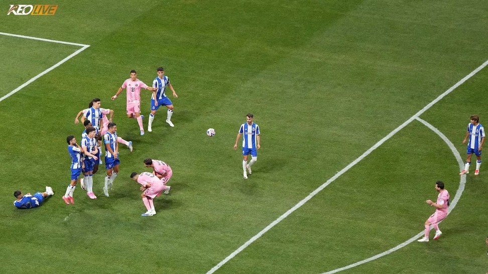 Messi thể hiện đẳng cấp với pha sút phạt hoàn hảo | Keolive