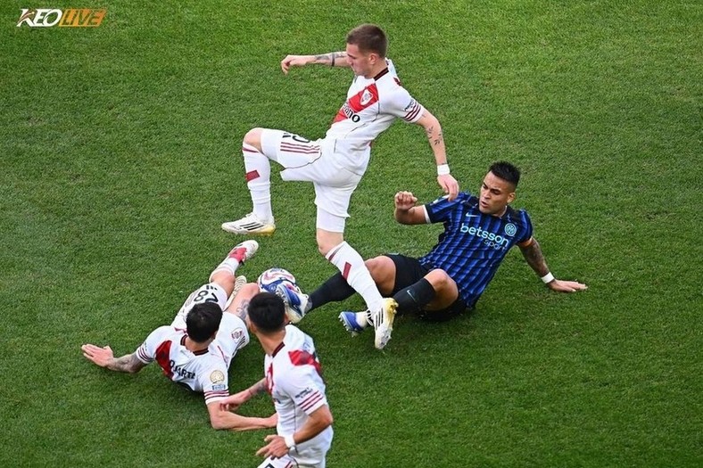 River Plate phải trả giá cho lối chơi quyết liệt | Keolive