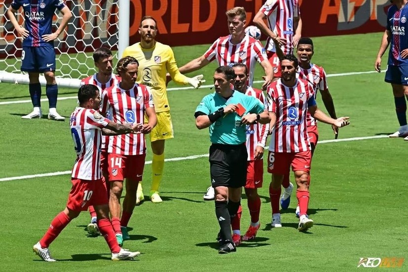 Atlético chỉ còn thi đấu với 10 người | Keolive