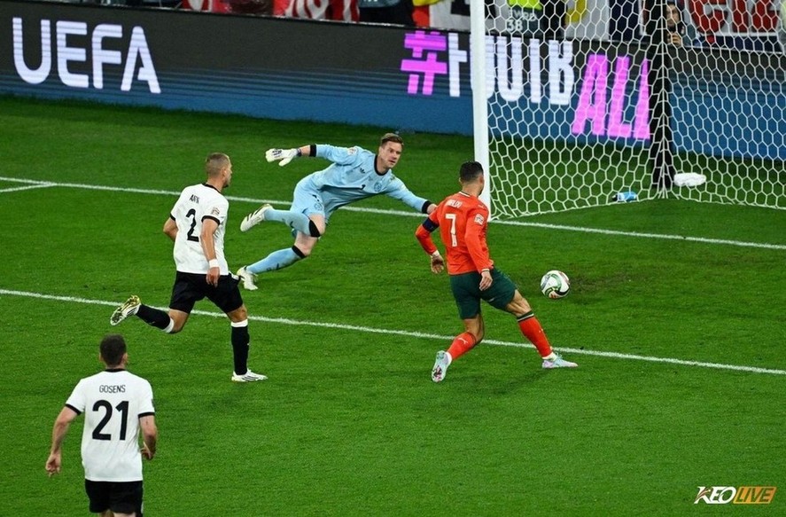 Ronaldo tiếp tục tỏa sáng ở tuổi 40 giúp Bồ Đào Nha tiến vào chung kết | Keolive