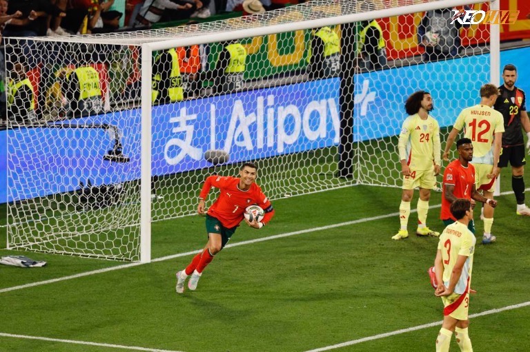 Ronaldo chứng minh đẳng cấp siêu sao của mình | Keolive