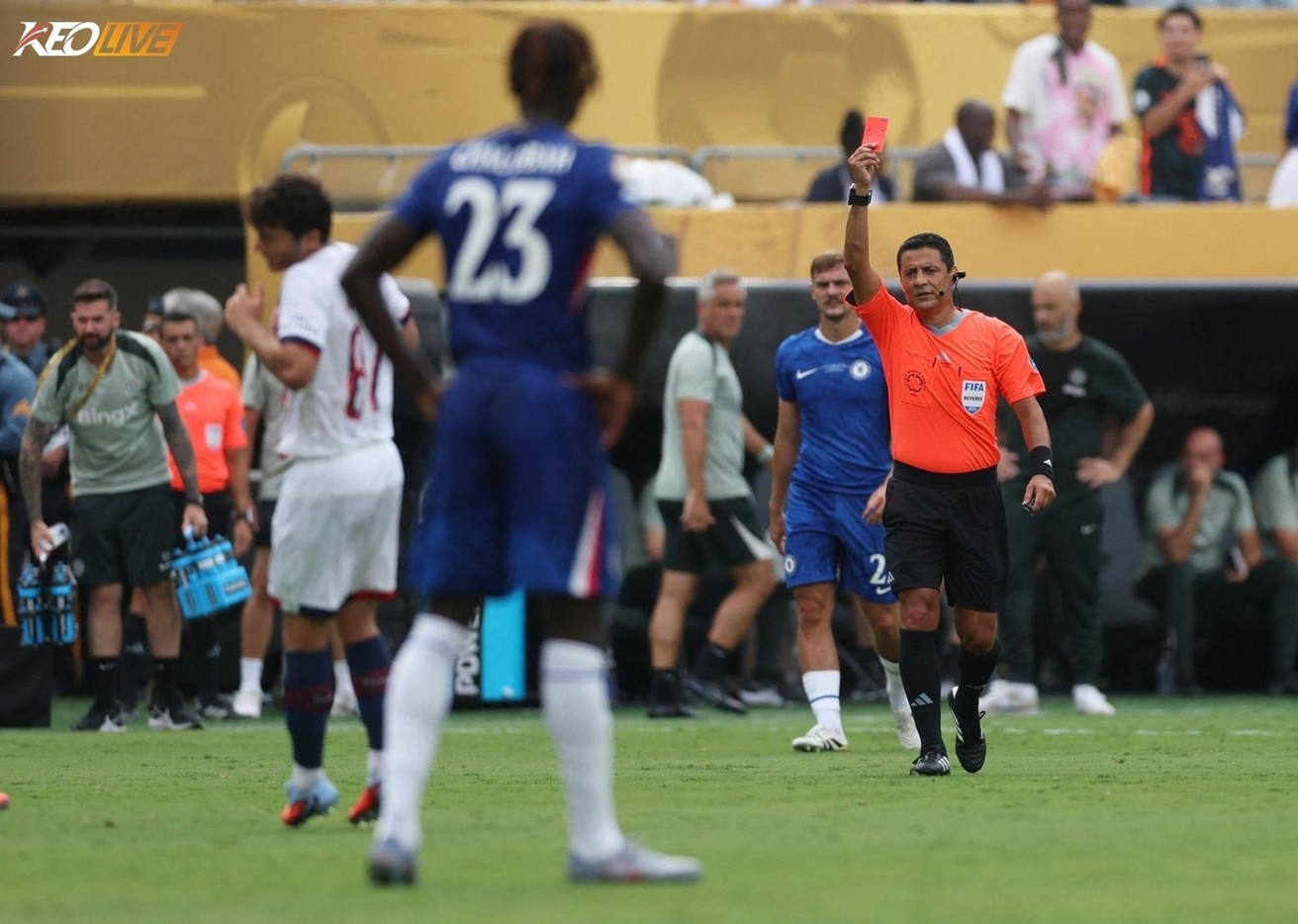 Chiếc thẻ đỏ của Neves là điểm đen cuối cùng cho PSG | Keolive