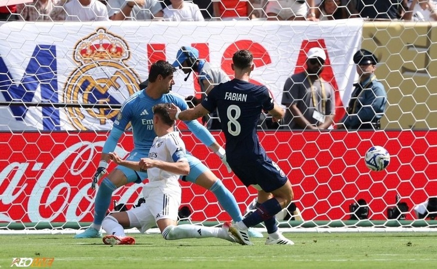 Courtois hoàn toàn bất lực | Keolive