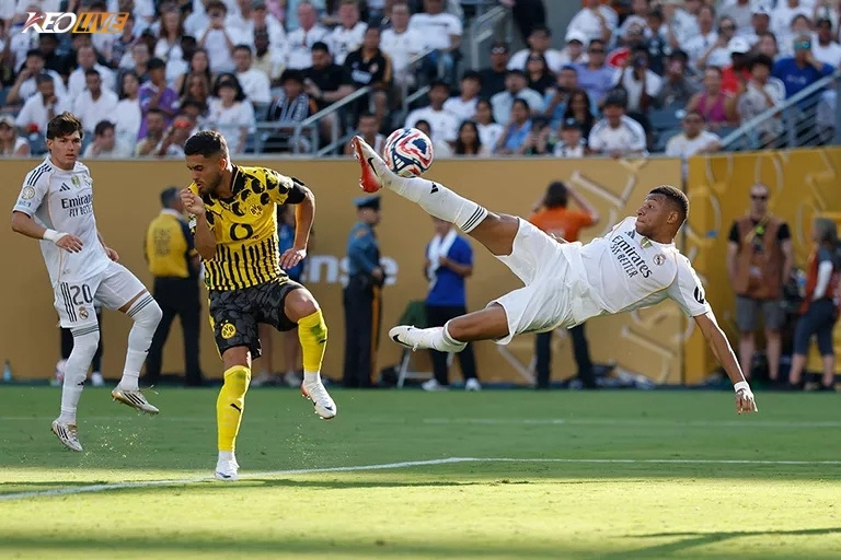 Mbappé lập siêu phẩm đầu tiên tại giải | Keolive