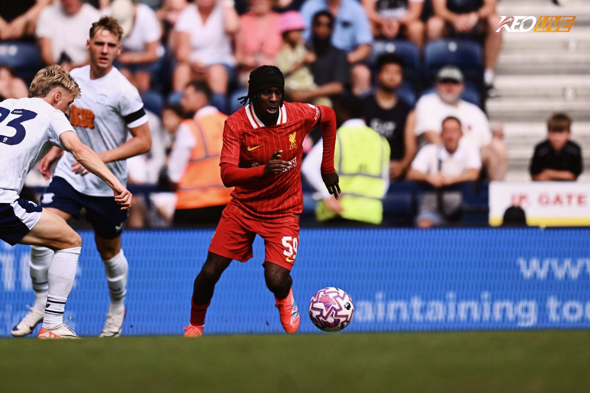 Frimpong đã có trận ra mắt trong màu áo Liverpool | Keolive