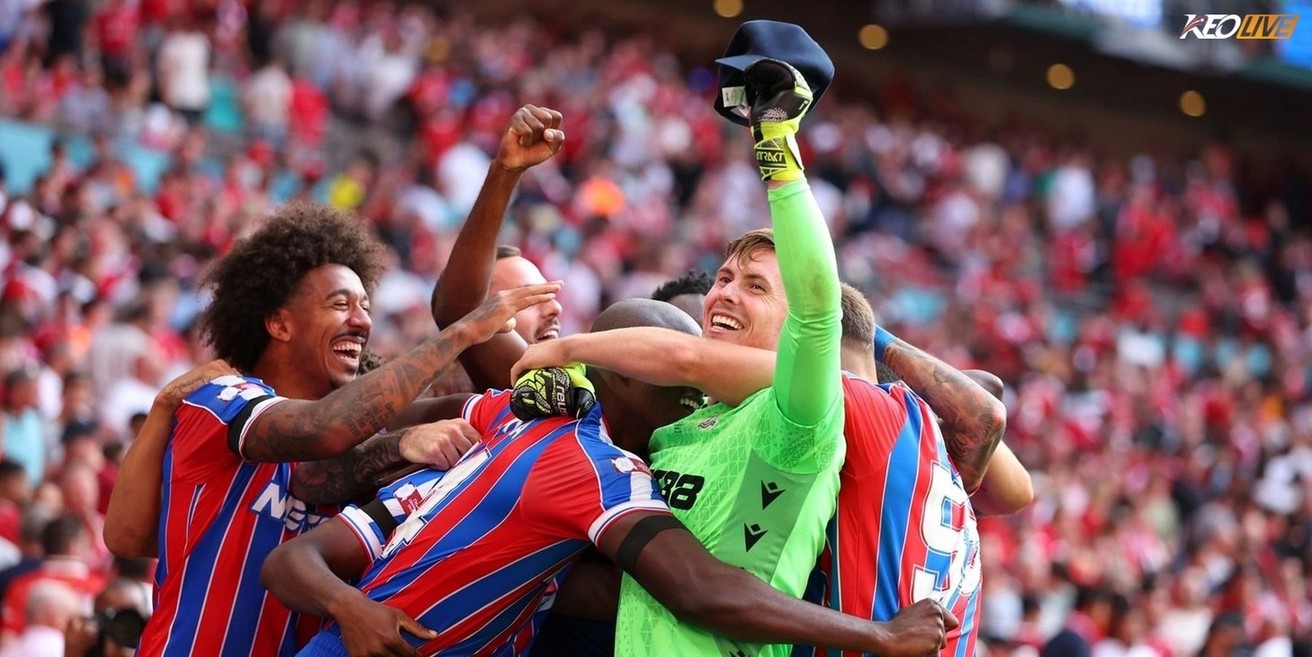 Dean Henderson 'cực điên' khi cản phá 2 quả phạt đền | Keolive