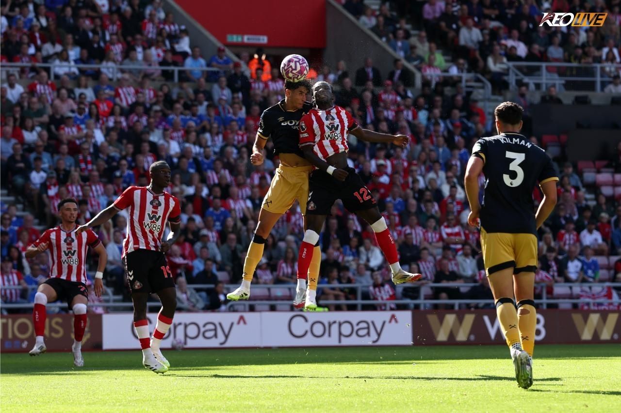 Tân binh Sunderland có màn ra mắt trên cả tuyệt vời | Keolive