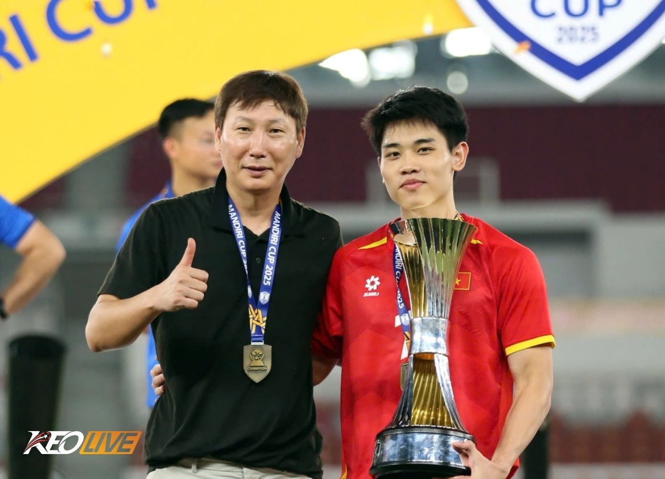 u23vietnam cùng hlv kim sang sik | Keolive