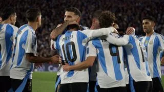 Hình ảnh cho bài Argentina 3-0 Venezuela: Messi khép lại chương cuối tại quê nhà