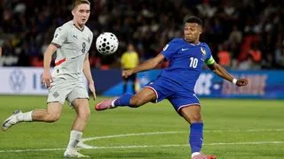Hình ảnh cho bài Pháp 2-1 Iceland: Les Bleus thắng ngược dòng chỉ với 10 người