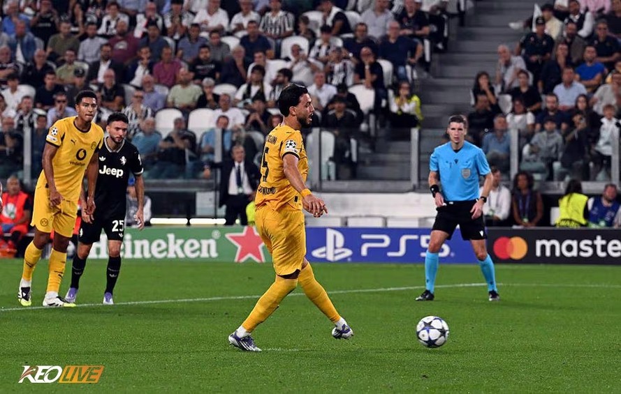 Dortmund vươn lên dẫn 4-2 | Keolive