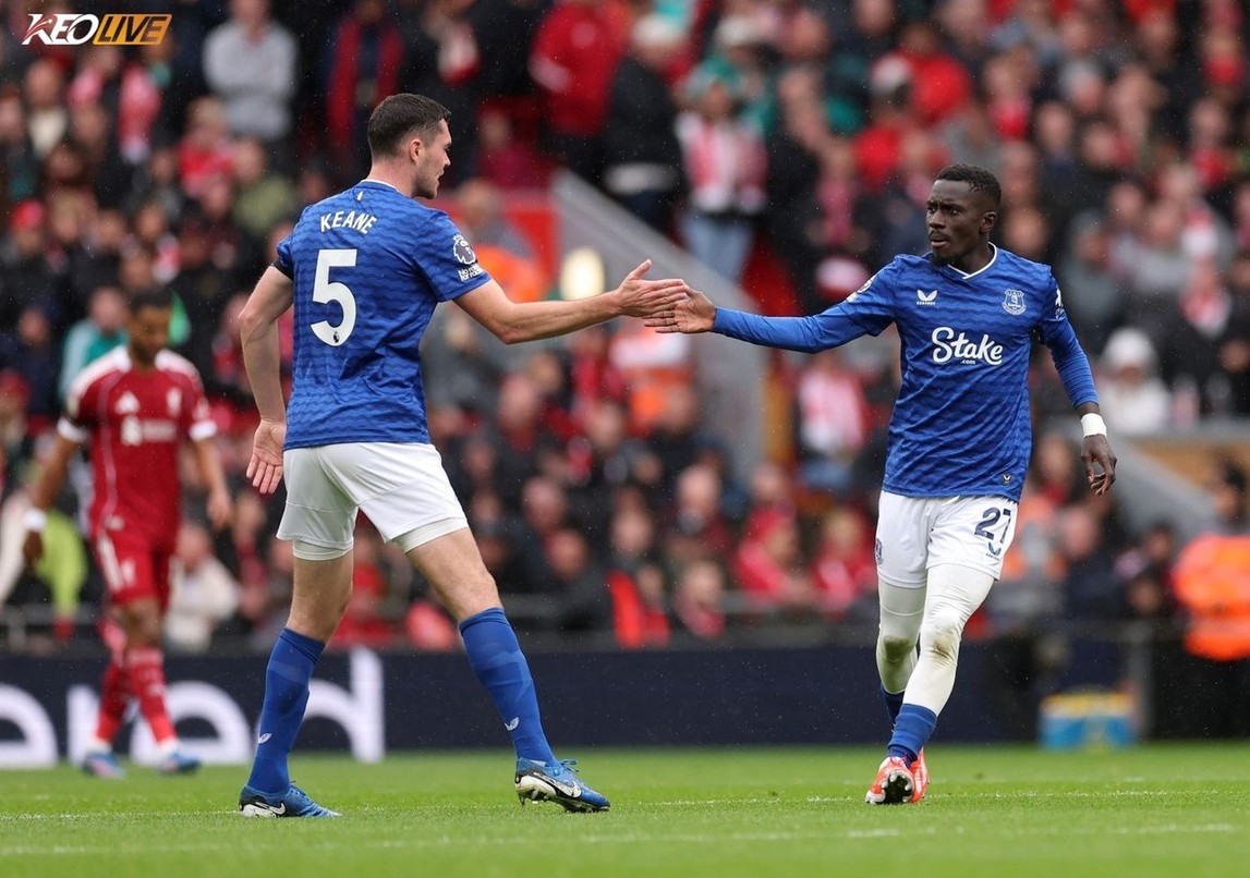 Gueye rút ngắn tỉ số với cú volley đẹp mắt | Keolive