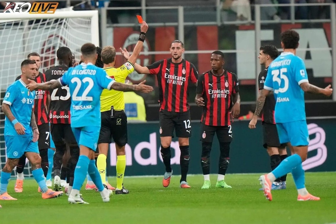 Thẻ đỏ của Estupinán đưa Milan vào thế khó | Keolive