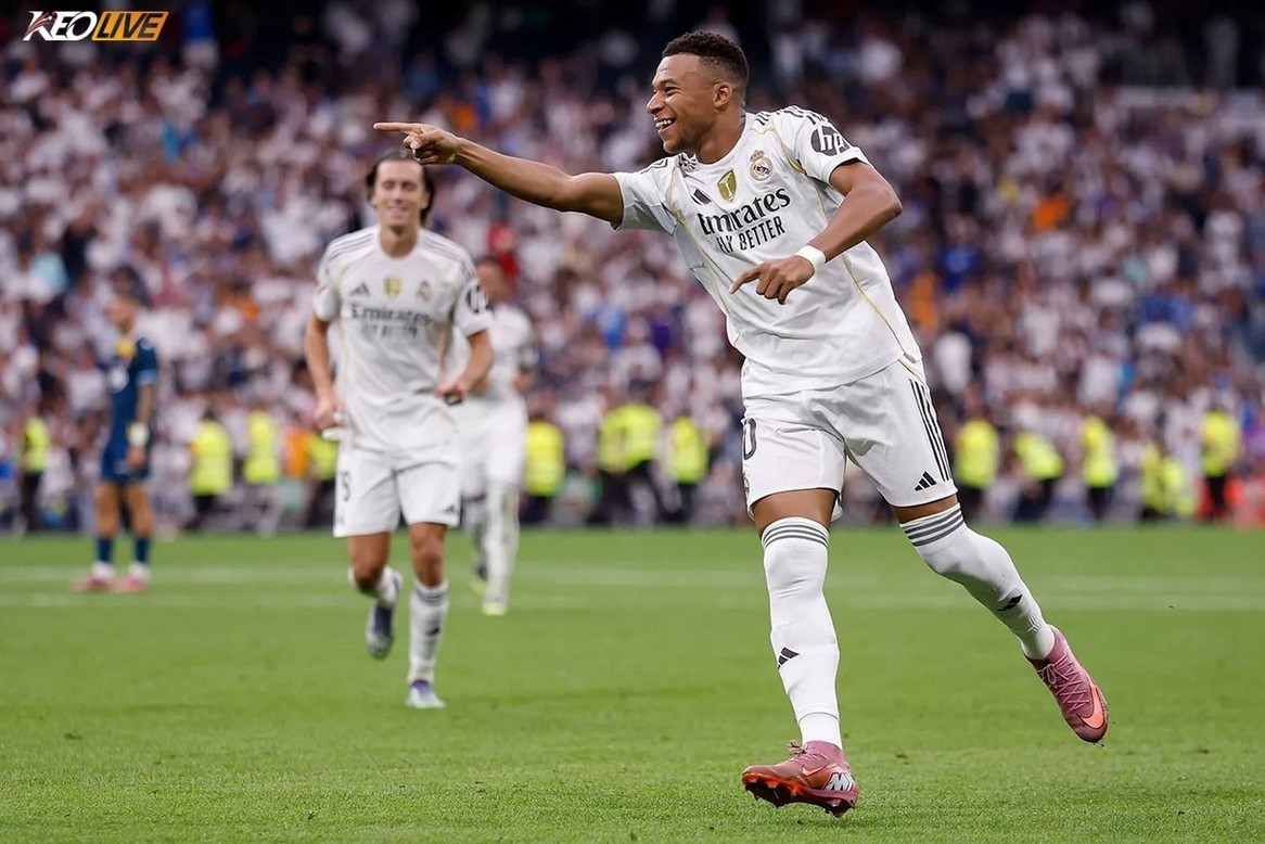 Vinicius và Mbappé ngày càng ăn ý trên hàng công | Keolive