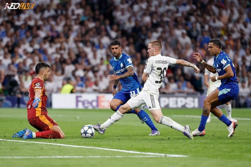 Ruli chỉ vào lưới nhặt bóng từ những quả penalty | Keolive