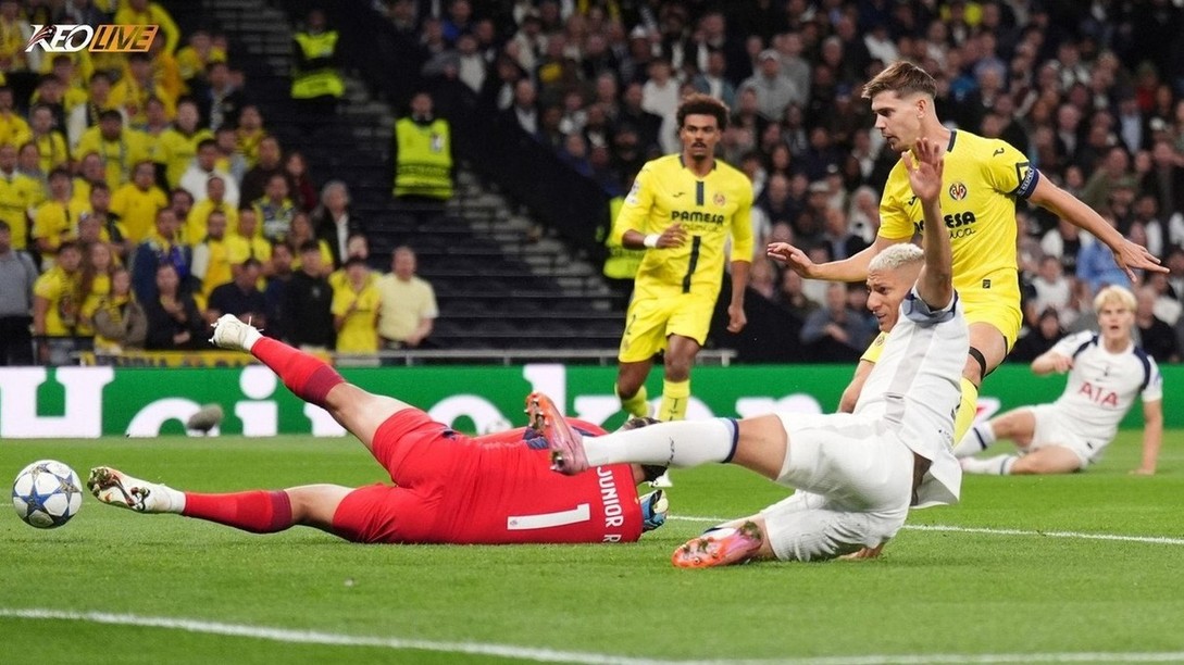Tàu ngầm vàng đã có màn ra quân Champions League không thành công | Keolive