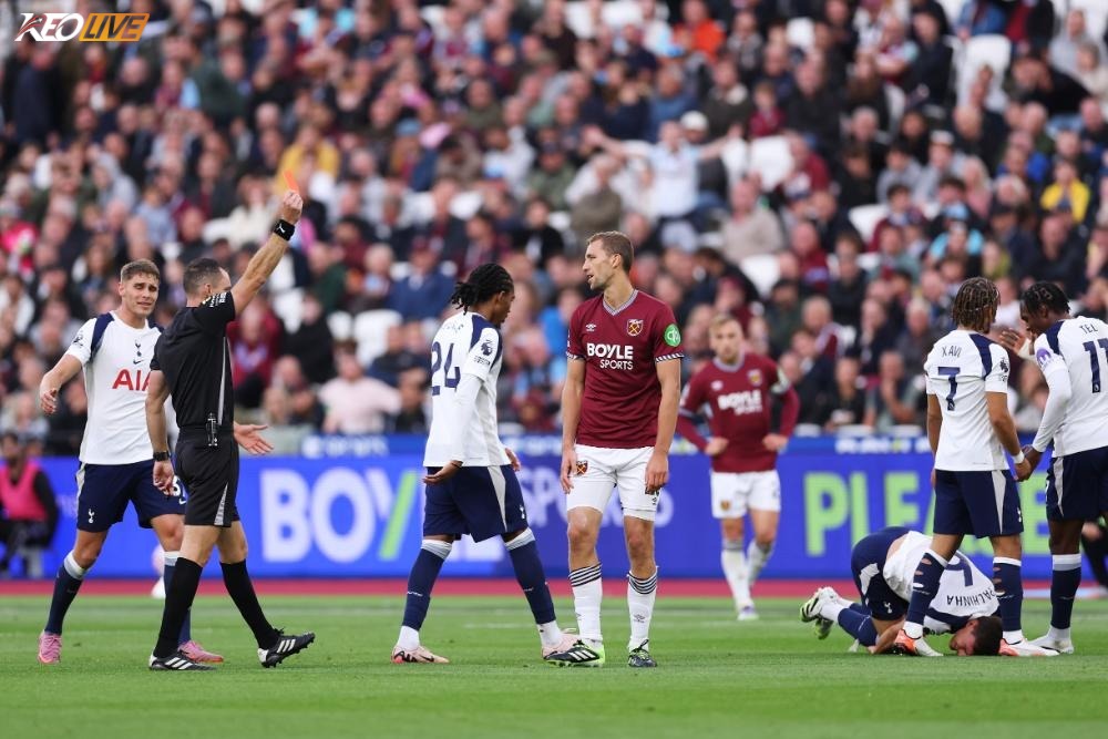 Thẻ đỏ của Tomas Soucek | Keolive