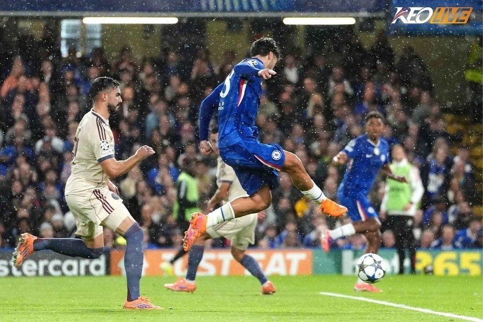 Guiu mở tỉ số cho Chelsea | Keolive