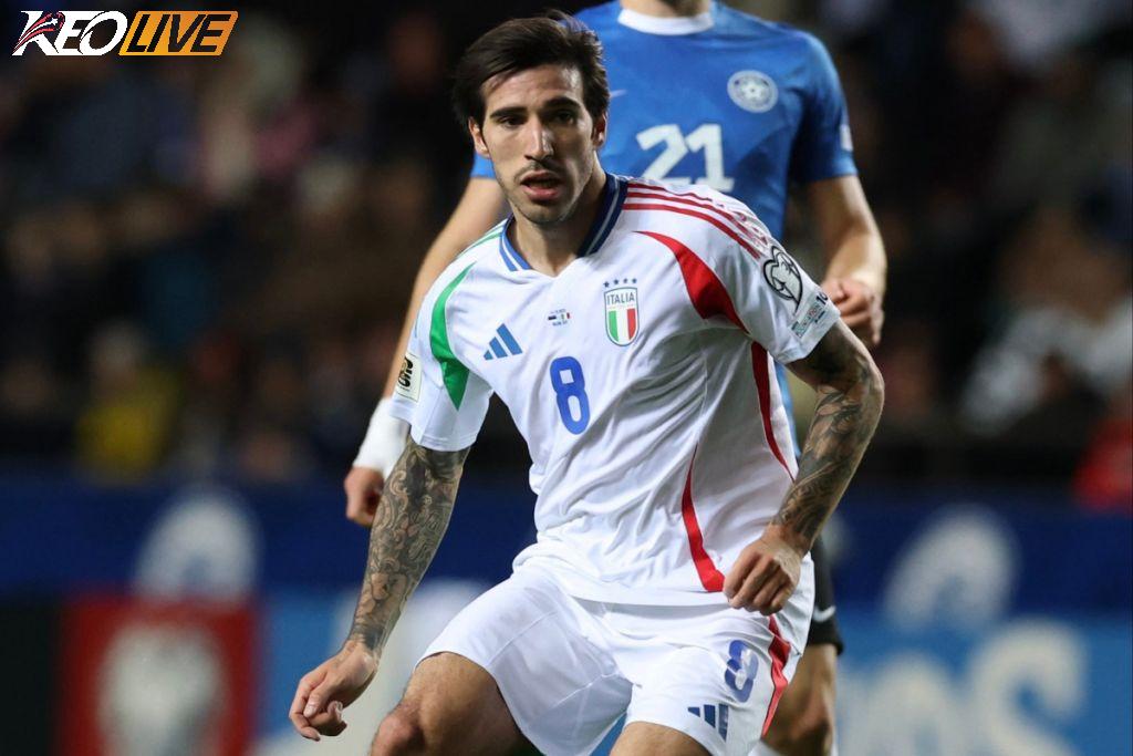 Tonali ngày càng trưởng thành trong vai trò nhạc trưởng của Azzurri | Keolive