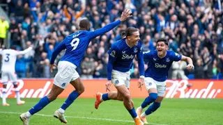 Hình ảnh cho bài Everton 2–1 Crystal Palace: Chấm dứt chuỗi bất bại của Đại bàng