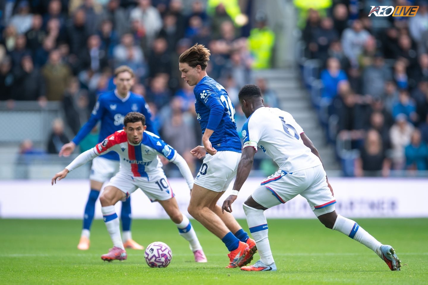 Crystal Palace bỏ lỡ cơ hội vươn lên trên BXH | Keolive