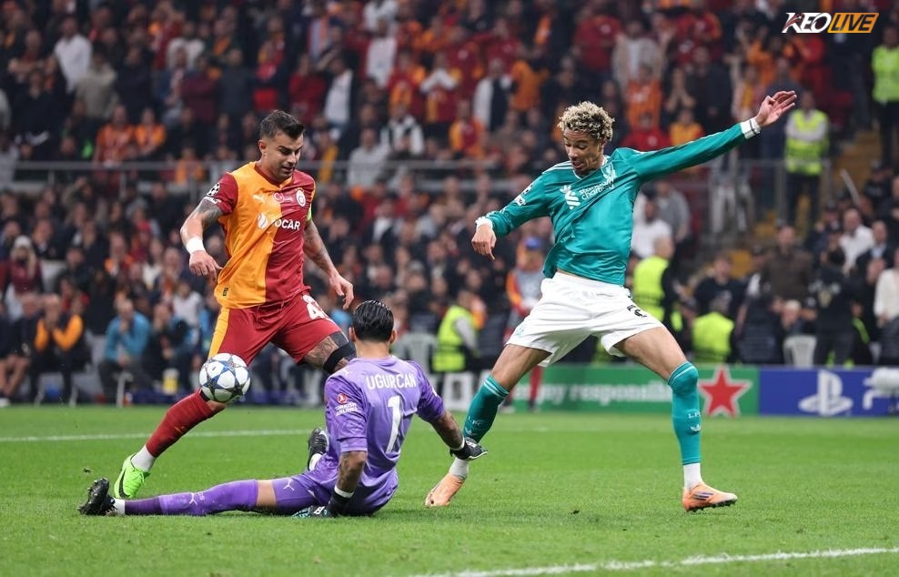 Ekitike lẫn Alisson Becker đều rời sân vì chấn thương | Keolive