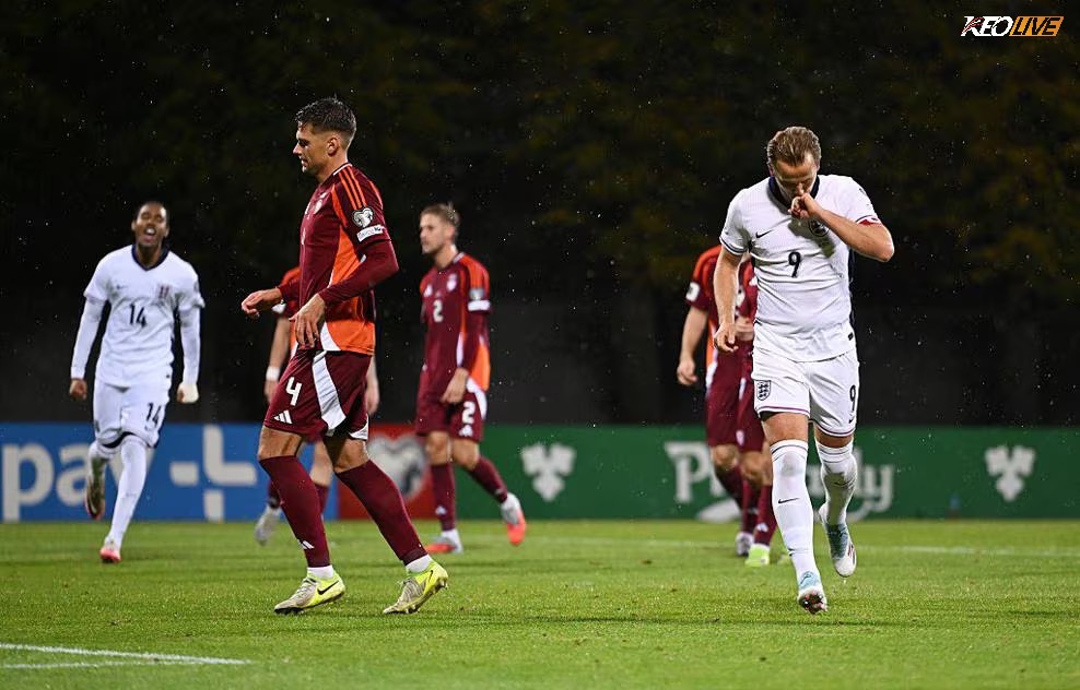 Kane tiếp tục nổ súng không ngừng nghỉ trên mọi mặt trận | Keolive