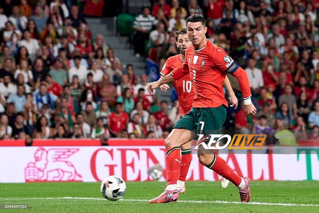 Cú đúp của CR7 giúp Bồ Đào Nha chiếm lợi thế trước giờ nghỉ giải lao | Keolive